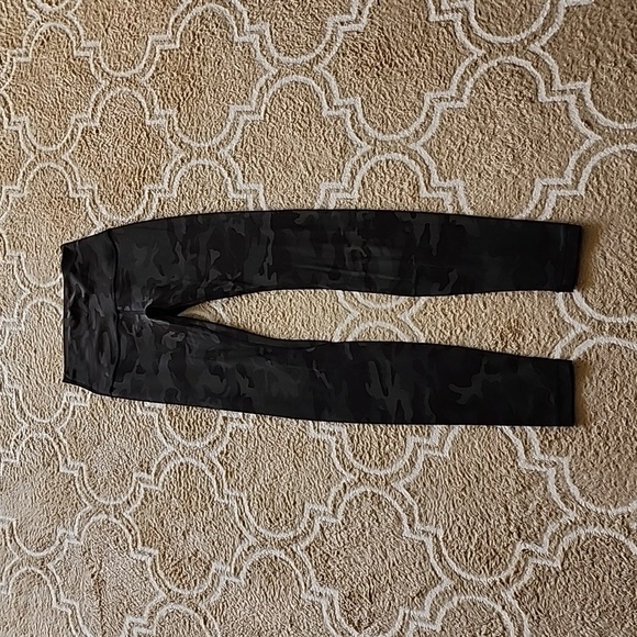 lululemon athletica Pants - EUC - Lululemon Align Pant Full Length 28" in Incognito Camo Multi Gator Green.